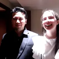 Arumi Bachsin Nonton Emil Dardak Manggungdi Konser Kahitna (Sumber: Youtube/Arumi Bachsin)