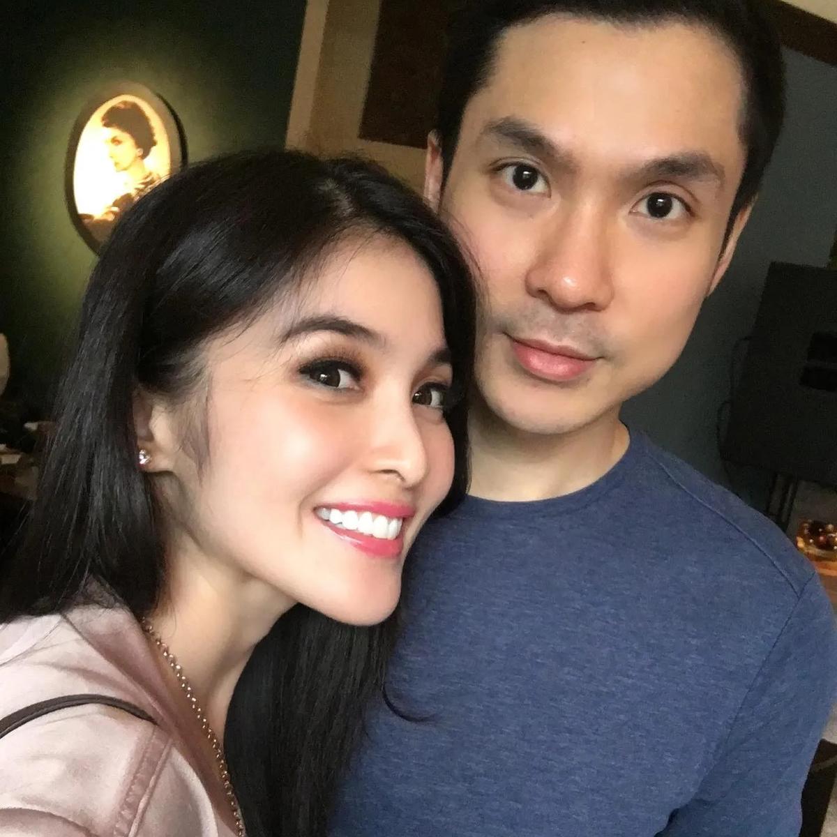 Netizen Salah Alamat, 7 Potret Perbandingan Sandra Dewi & Dewi Sandra yang Sedang Jadi Perbincangan