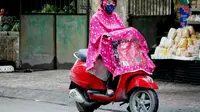 4 Cara Merawat Jas Hujan agar Awet dan Nyaman Dipakai