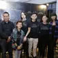 Para pemain dan kru saat gala premier film Tusuk Jelangkung di Epicentrum, Kuningan, Jakarta (Kapanlagi.com)