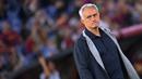Sebagai pelatih besar, Jose Mourinho kerap menangani tim-tim elite di Eropa. Beberapa tim telah diberinya gelar selama periodenya melatih. Namun tak semuanya berakhir suka. The Special One juga sempat mengalami beberapa kekalahan besar dalam kariernya. Kapan saja? (AFP/Alberto Pizzoli)