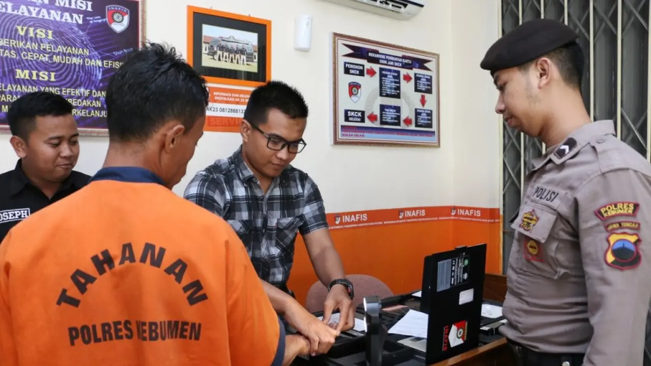 Tersangka pembunuhan istri di Kebumen. (Liputan6.com/Polres Kebumen/Muhamad Ridlo)