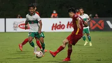 Di sektor bek kiri, Pratama Arhan yang tampil penuh selama 90 menit juga tampil oke dengan mampu meredam serangan para pemain Vietnam. Tercatat Vietnam hanya mampu melepaskan 1 tembakan tepat sasaran dari total 8 yang dilepaskan. (Dok. PSSI)