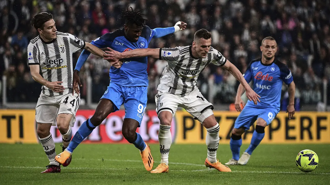 Foto: Selangkah Lagi Segel Gelar Juara Liga Italia, Napoli Raih Kemenangan Dramatis di Markas Juventus