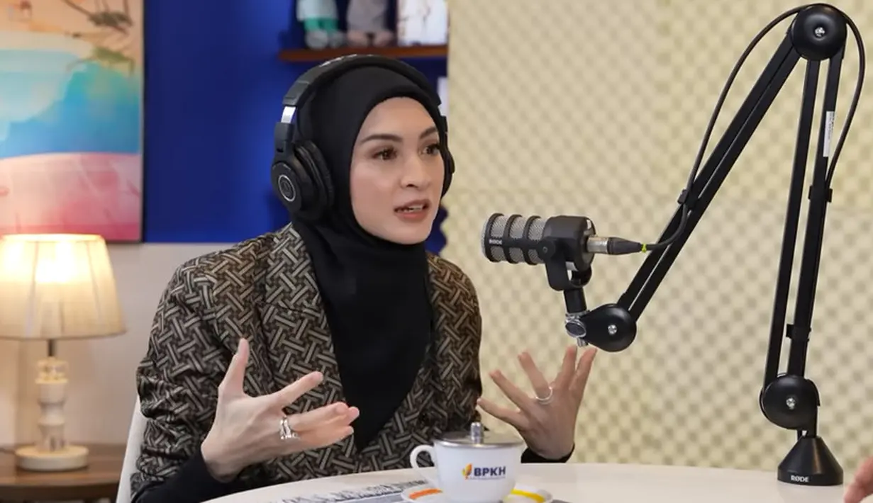 "Jelas, jika pada saat itu tidak ada cobaan seperti itu, mungkin kesungguhan saya dalam berdoa tidak sebesar itu," tambah Donita. [Youtube/BPKH RI]