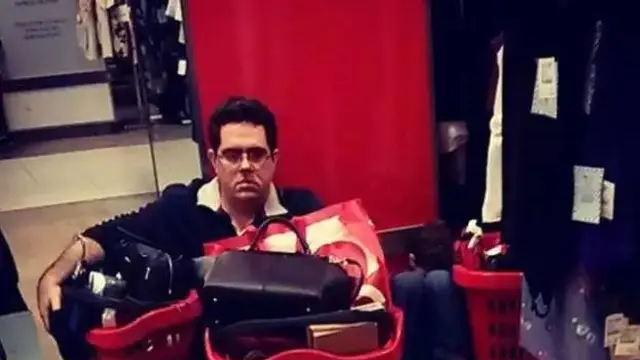 Makin Ramai Jelang Lebaran, Ini 7 Potret Kelakuan Nyeleneh Orang Waktu di Mall