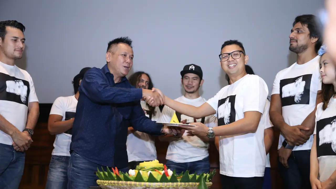 [Bintang] Rembulan Tenggelam di Wajahmu