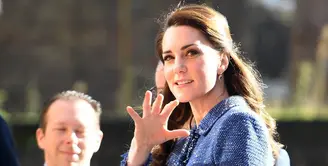 Kebahagiaan tengah menyelimuti keluarga kerajaan Inggris. Pasalnya pasangan Kate Middleton dan Pangeran William akan segera dikaruniai anak ke-3.  (AFP/Bintang.com)