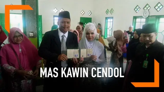 Sepasang kekasih di Lampung Timur menikah dengan mas kawin unik. Mereka menikah dengan mahar segelas es cendol.