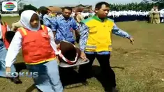 Dari gagalnya bendera dikibarkan hingga jatuh pingsannya sejumlah siswa peserta upacara.