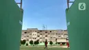 Warga berlatih sepak bola di Stadion Voetbalbond Indonesia Jacatra (VIJ), Petojo, Jakarta, Rabu (18/12/2019). Selain sebagai tempat berlatih sepak bola, stadion yang dibangun pada tahun 1928 tersebut kini juga dialihfungsikan untuk kegiatan lain. (Liputan6.com/Immanuel Antonius)