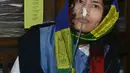 Aktivis HAM India, Irom Sharmila berbicara ke awak media setelah tampil dalam sidang di pengadilan Imphal, negara bagian Manipur, Selasa (9/8). Sharmila mulai mogok 16 tahun lalu karena 10 warga sipil dibunuh tentara India di Manipur. (BIJU BORO/AFP)