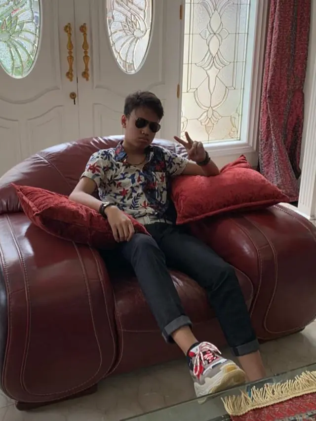 Potret Muhamad Fari Hugo Noviandi anak sulung Ian Kasela