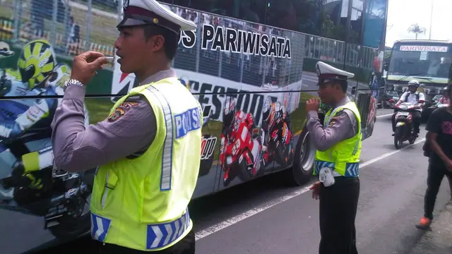 [Bintang] Bukti-bukti Kalau Kamu Harus Menghargai Bapak Polisi
