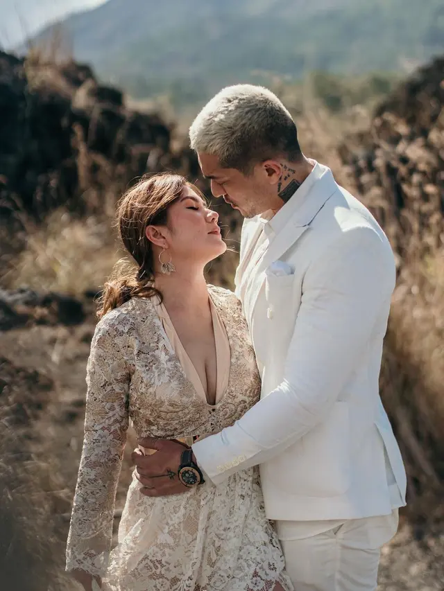 Miller Khan dan Farina Rebecca (Foto: Instagram/claus_schmidtt)