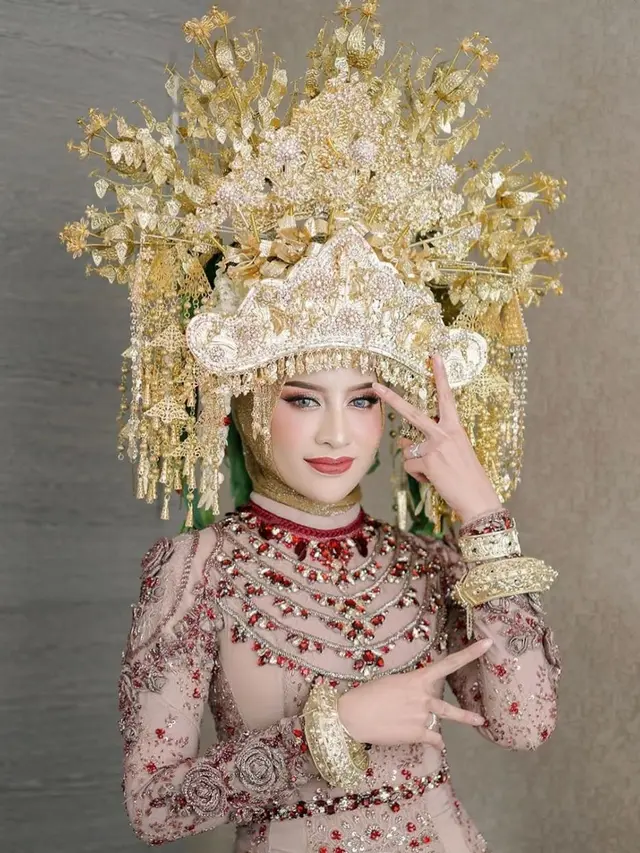 Momen Pernikahan Selebgram Aghnia Punjabi, Mewah dan Glamour