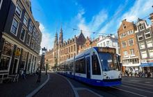 FOTO: Menjelajahi Amsterdam dengan Transportasi Trem yang Ikonik