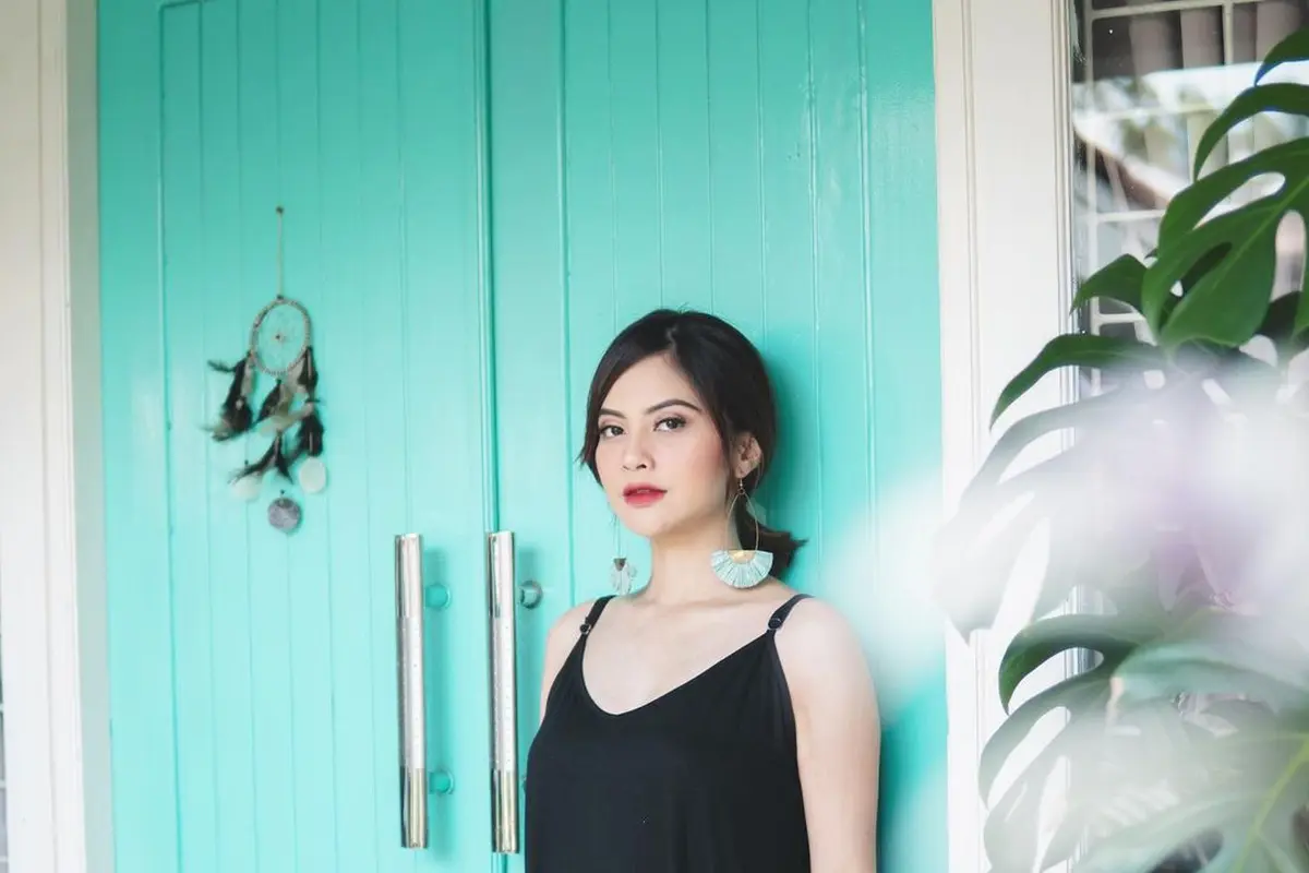 Potret Baby Bump Tiwi Eks T2 yang Sedang Hamil Anak Kedua. (Sumber: Instagram/tentangtiwi)