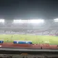 Laga Timnas Indonesia U-19 kontra Chinese Taipei pada laga perdana Grup A Piala AFC U-19, di Stadion Utama Gelora Bung Karno (SUGBK), Senayan, Jakarta, Kamis (18/10/2018) malam WIB, masih minim penonton. (Bola.com/Muhammad Ivan Rida)