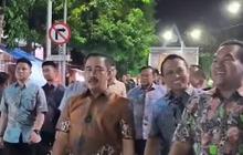 Jajaran Jenderal Bintang Tiga & Dua Polisi Kuliner Malam, Lahap Makan Pecel Pakai Tangan