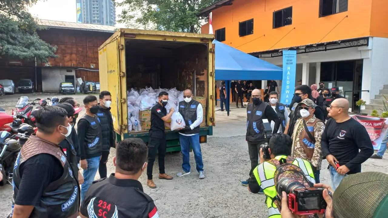 234 SC Korwil DKI Jakarta bersama Regwil 234 SC di bawah naungan Korwil DKI Jakarta dan Bikers 234 SC DKI bagikan sembako saat HUT ke-76 RI.