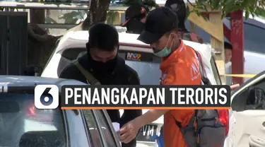 Densus 88 Antiteror menangkap 6 terduga Cirebon di berbagai tempat di Cirebon. Densus juga menggeledah 6 kediaman masing-masing teroris. Sejumlah barang bukti disita dari rumah para terduga teroris.