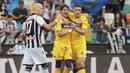 Dusan Vlahovic (tengah). Striker Fiorentina berusia 21 tahun ini mencetak gol tunggal kemenangan 1-0 atas Udinese di Liga Italia. Musim ini adalah musim keempatnya bersama La Viola dan total telah bermain dalam 91 laga di semua kompetisi dengan mencetak 35 gol. (LaPresse via AP/Andrea Bressanutti)