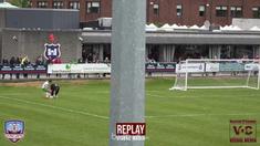 Kiper Galway United, Tadhg Ryan, lupa dengan peraturan sepakbola dan menyebabkan timnya menelan kekalaha. This video is presented by Ballball.
