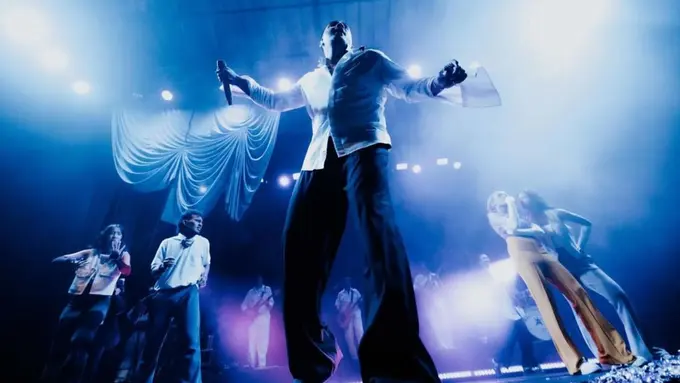 Tur Sal Priadi "Zuzuzaza", yang digelar pada Jumat (30/08/2024) di Basket Hall Senayan, Jakarta (Instagram/@serayalive dan @pertunjukanpertunjukan)