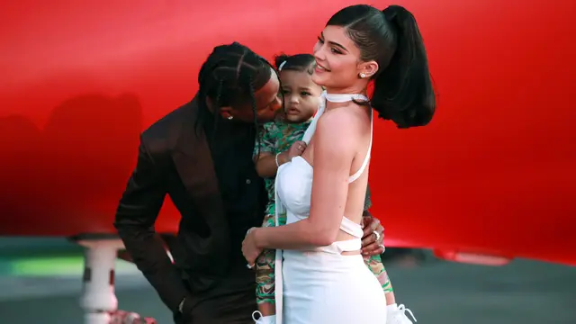 Travis Scott, Stormi Webster, dan Kylie Jenner