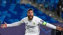 Sergio Ramos. Pemain yang baru hijrah ke PSG ini mampu mencetak 15 gol bersama Real Madrid di Liga Champions. Gol pertamanya dicetak pada 6 Desember 2005 saat kalah 1-2 dari Olympiacos, sementara gol ke-15 dicetak saat menang 3-1 atas Atalanta pada 17 Maret 2021. (Foto: AFP/Pierre-Philippe Marcou)