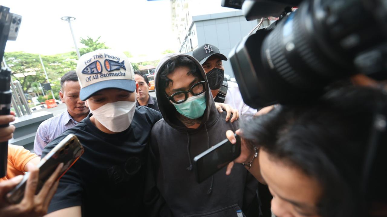 FOTO: Onadio Leonardo Jalani Asesmen di BNNP DKI Usai Ditangkap Kasus Narkoba