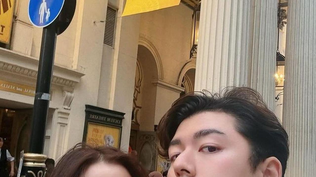 Perpisahan Baifern Pimchanok dan Nine Naphat menjadi contoh bahwa restu orang tua masih memegang peran penting dalam hubungan asmara, terutama di budaya Asia. Meskipun mereka telah berpisah, para penggemar tetap berharap yang terbaik untuk keduanya.