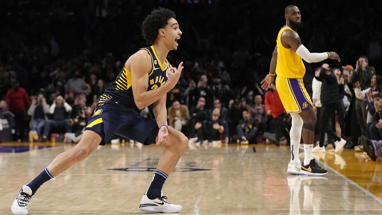 Buang Keunggulan 17 Poin, Lakers Dikalahkan Pacers Berkat Rookie