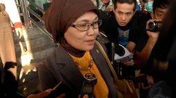 KPK memeriksa Winantuningtyastiti terkait kasus dugaan suap pembahasan APBN 2013 di Komisi VII untuk Kementerian ESDM, Jakarta, Selasa (15/7/14). (Liputan6.com/Miftahul Hayat)