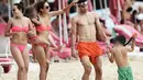 Robin van Persie meminta waktu berlibur selama tiga minggu kepada manajer baru Manchester United, Louis van Gaal (17/07/2014) (dailymail.co.uk)