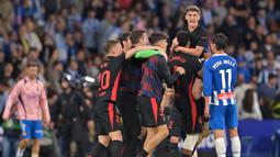 Menumbangkan Espanyol dengan skor 2-0, Barcelona memastikan merengkuh gelar juara LaLiga 2024/2025. (MANAURE QUINTERO/AFP)