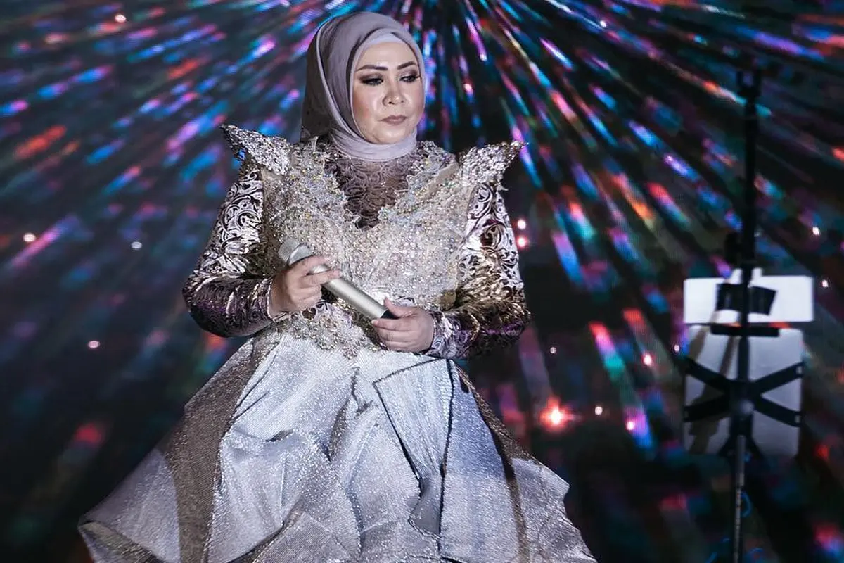 [Bintang] Melly Goeslaw