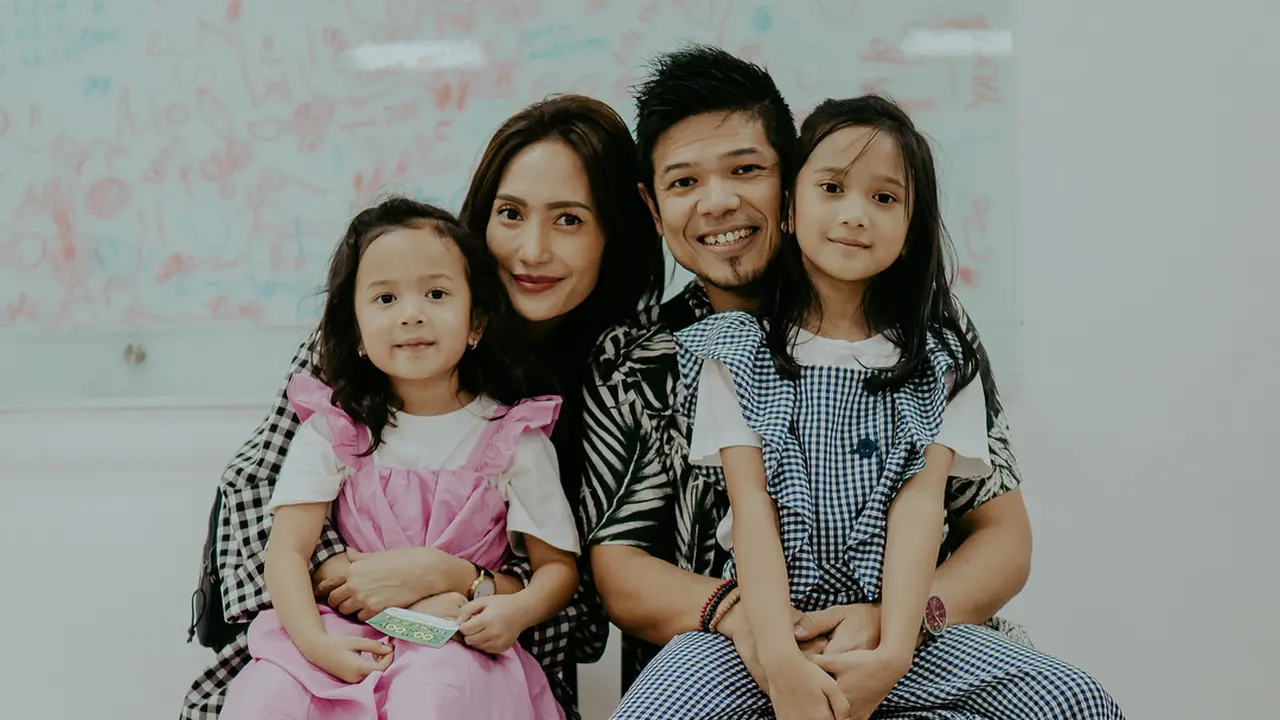 Dikabarkan Keguguran, Ini 6 Momen Artika Sari Devi Bersama Kedua Buah Hatinya
