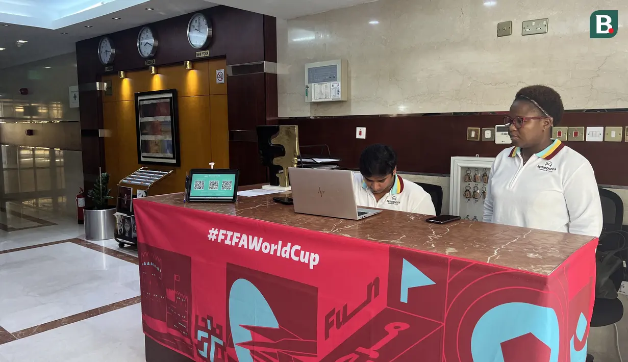 Suasana lobby apartemen dengan dua pelayan dibagian penerima tamu yang begitu ramah menyambut tim peliput dari SCM Group. (Bola.com/Ade Yusuf Satria)