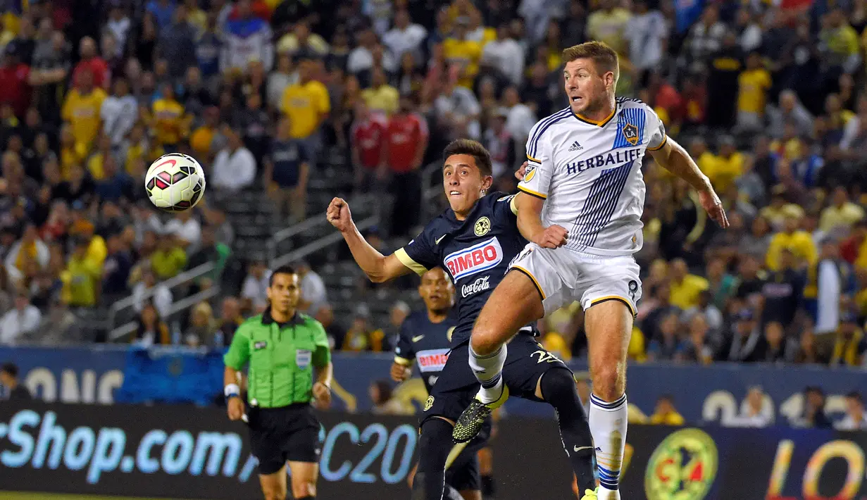 Mantan pemain Liverpool, Steven Gerrard, melakukan debut bersama LA Galaxy saat berhadapan dengan klub asal Meksiko, Club America, dalam turnamen International Champions Cup 2015 di Carson, California, AS. (AP Photo/Mark J. Terrill)