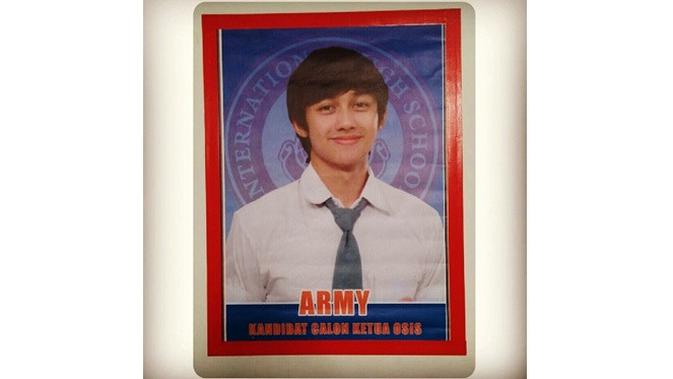 6 Foto Jadul Caesar Hito, Gaya Rambutnya Curi Perhatian (sumber: Instagram.com/hitocaesar)