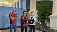 Pembalap MotoGP dari Ducati Lenovo, Marc Marquez usai  menemui Presiden Prabowo Subianto di Istana Kepresidenan Jakarta, Selasa (30/9/2025). (Liputan6.com/Lizsa Egeham)