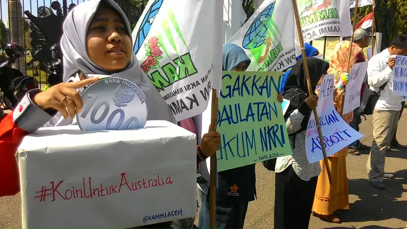 Warga Aceh Terus Kumpulkan Koin untuk Australia di Halaman Masjid