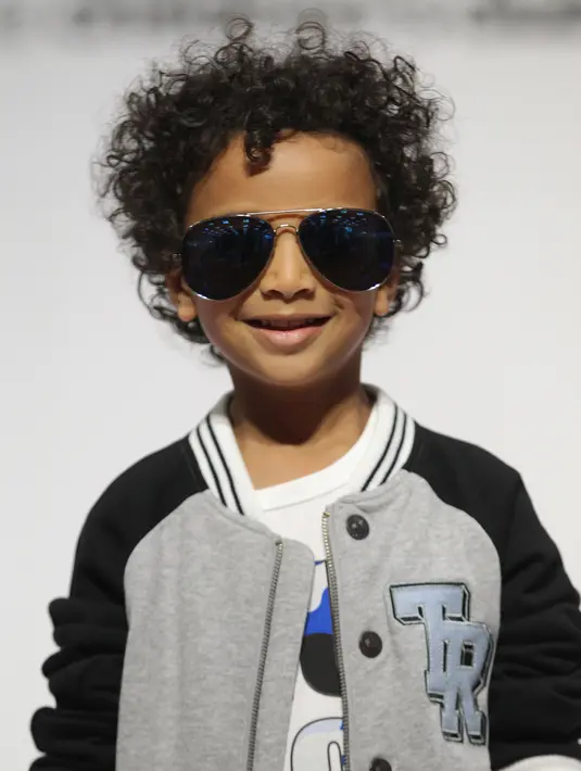 PHOTO: Lucunya Gaya Model-Model Cilik di Atas Catwalk - Foto Liputan6.com