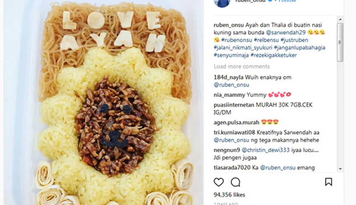 Sebagai seorang istri dan ibu, Sarwendah memang sangat sayang terhadap istri dan anaknya. Terlihat di foto yang diunggah Ruben beberapa waktu lalu, nasi yang bertuliskan ‘Love Ayah’ menjadi bekal untuk Ruben dari Wendah. (Instagram/ruben_onsu)
