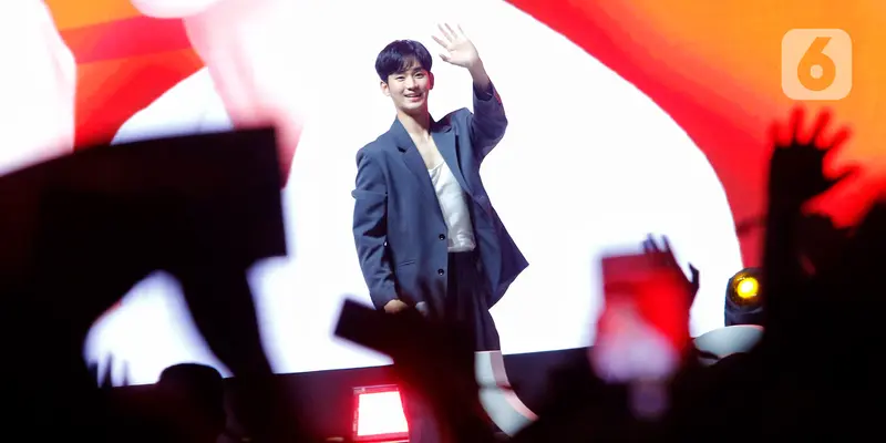 Kim Soo Hyun Sapa Penggemar di Indonesia