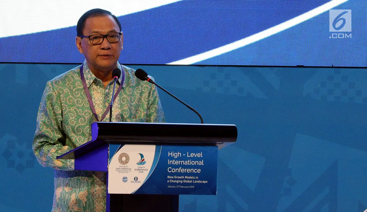 Gubernur BI Agus Martowardojo memberi pidato saat pembukaan High - Level International Conference di Jakarta, Selasa (27/2). Konferensi internasional tingkat tinggi ini bertemakan "Models in a Changing Global Landscape". (Liputan6.com/JohanTallo)