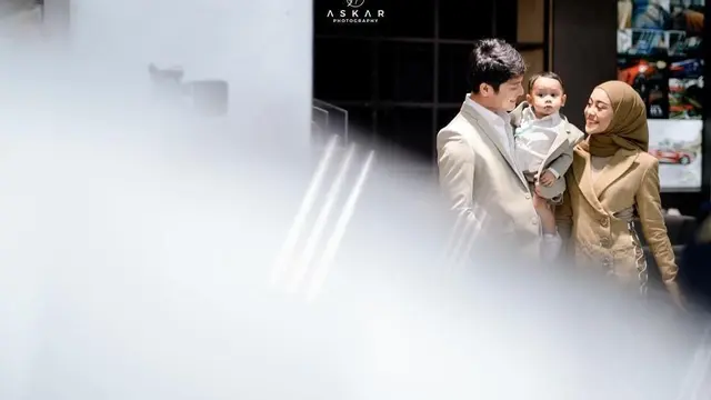 OOTD Kompak Lesti Kejora Bersama Suami dan Anak