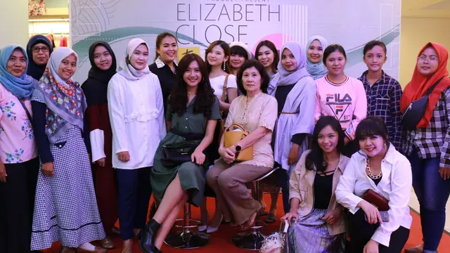 Gali Ilmu Seputar Fashion di Roadshow "Elizabeth Close to You", Intip Keseruannya Yuk